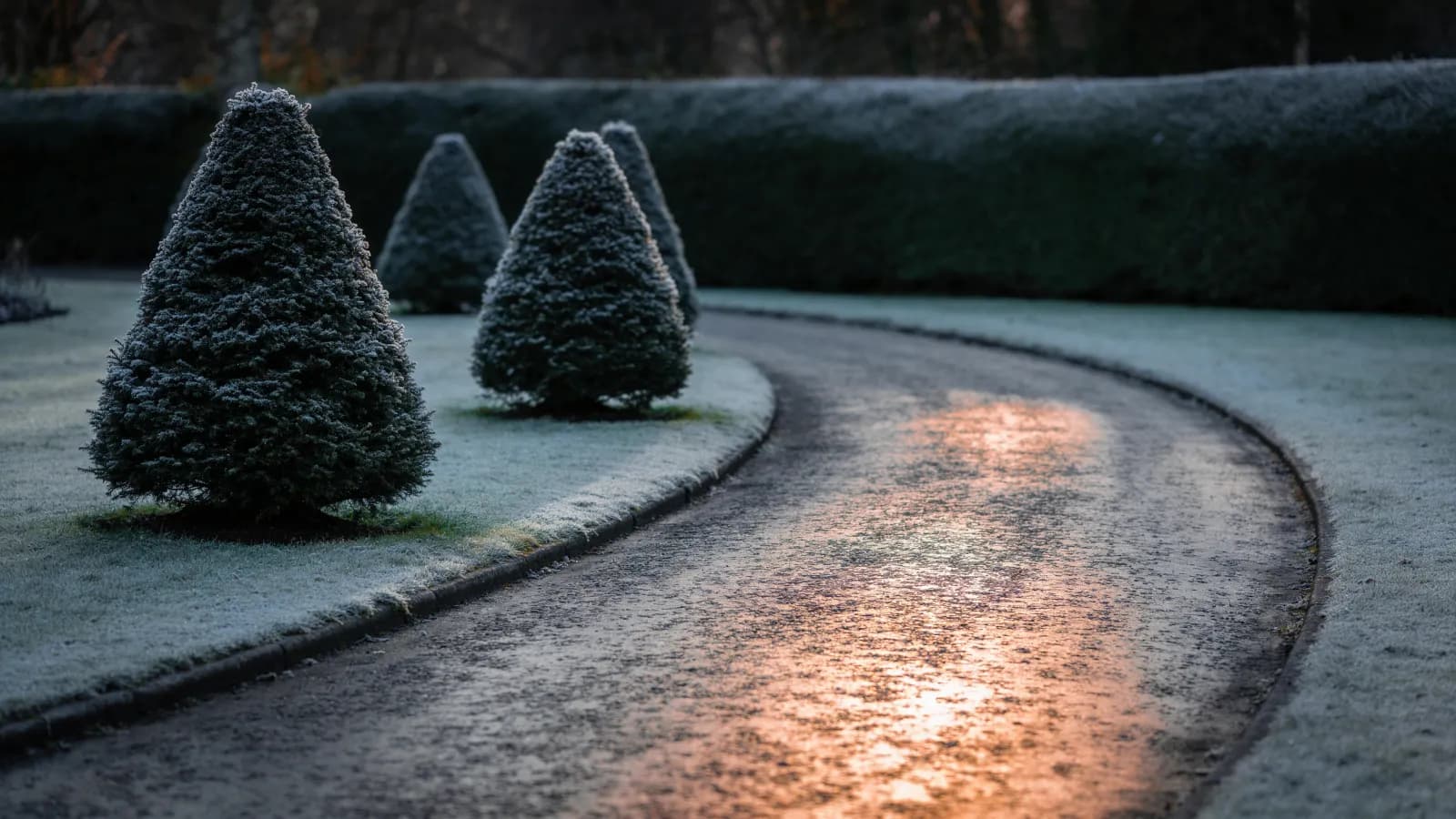 Keeping commercial grounds presentable through a Scottish winter